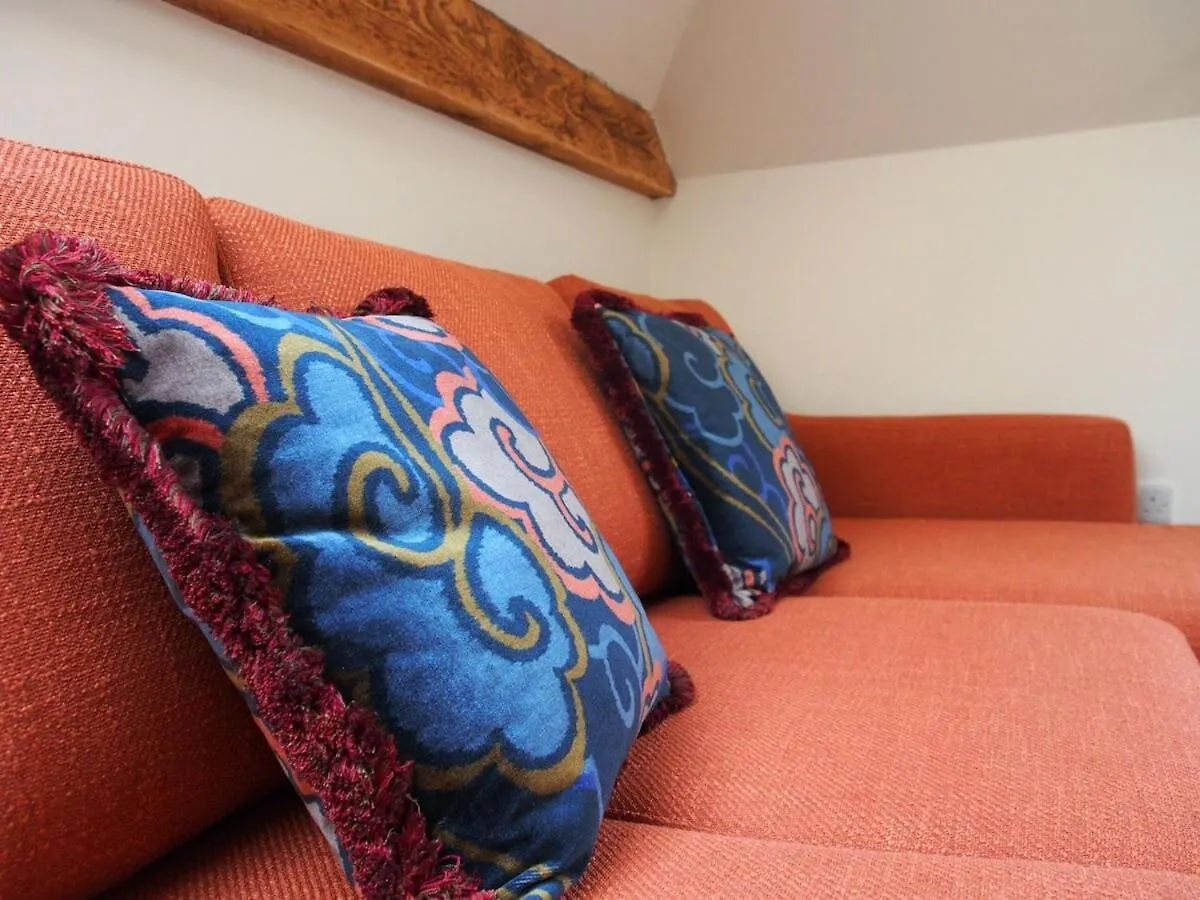Stylish Mezzanine Loft In Central Edinburgh - Flat 5, Elgin House Apartments