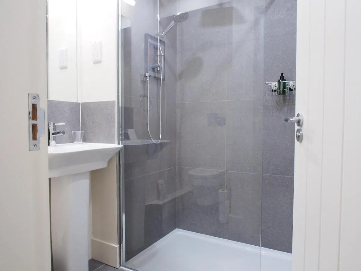 Stylish Mezzanine Loft In Central Edinburgh - Flat 5, Elgin House Apartments Großbritannien