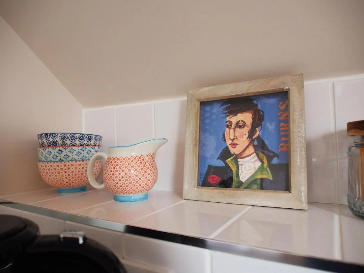 Stylish Mezzanine Loft In Central Edinburgh - Flat 5, Elgin House Apartments